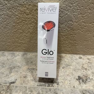 reVive Light Therapy Glo Portable Anti-Aging Light Therapy Device New In Package